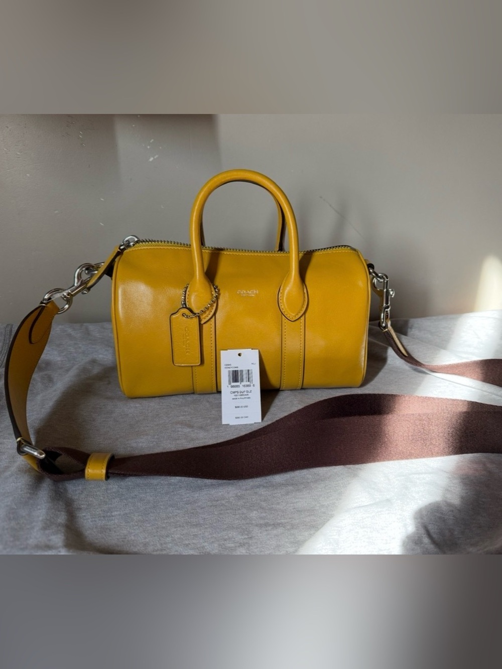 Coach honeycomb yellow compass 25 bag